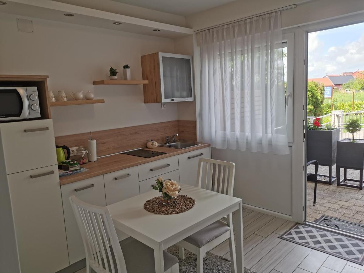 Apartmani Nova Karlovac Εξωτερικό φωτογραφία